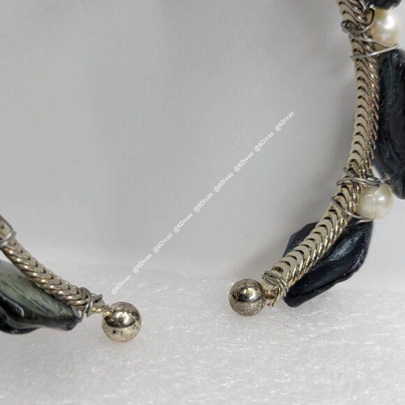 MIDNIGHT Grey Sea Shell and Pearls Cuff Bracelet- Adjustable - Picture 3 of 10